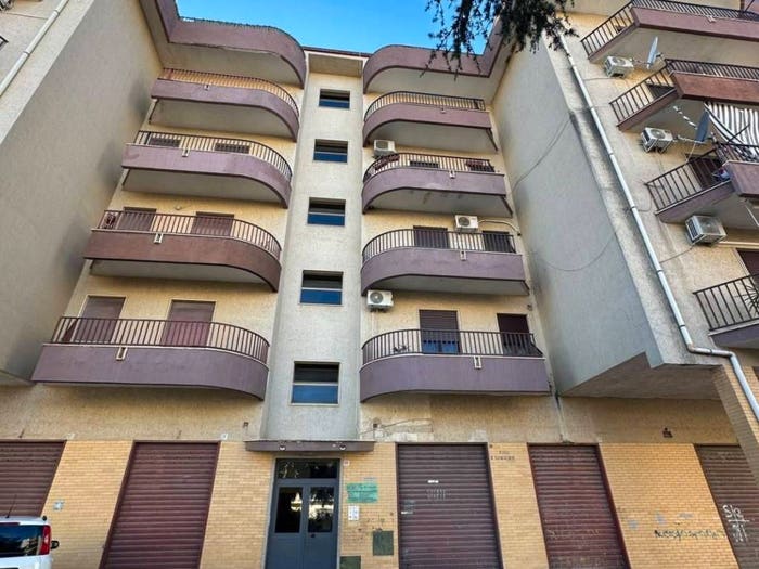 Appartamento con 5 locali in vendita in piazza roberto sanseverino, Corigliano Scalo, CoriglianoRossano