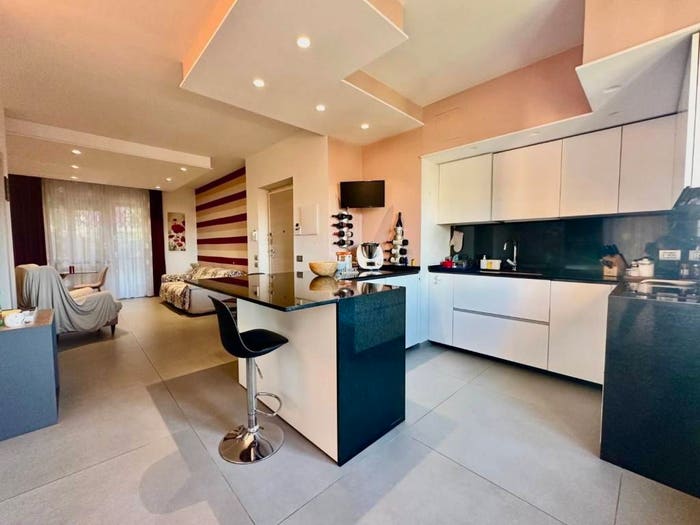 Appartamento quadrilocale in vendita in Avenza, Carrara