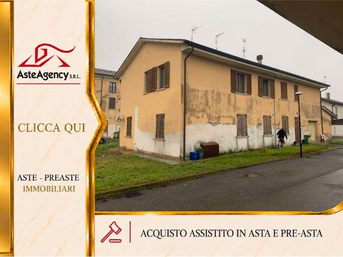 Appartamento quadrilocale in vendita in Piazza Novembre, Centro, Redondesco