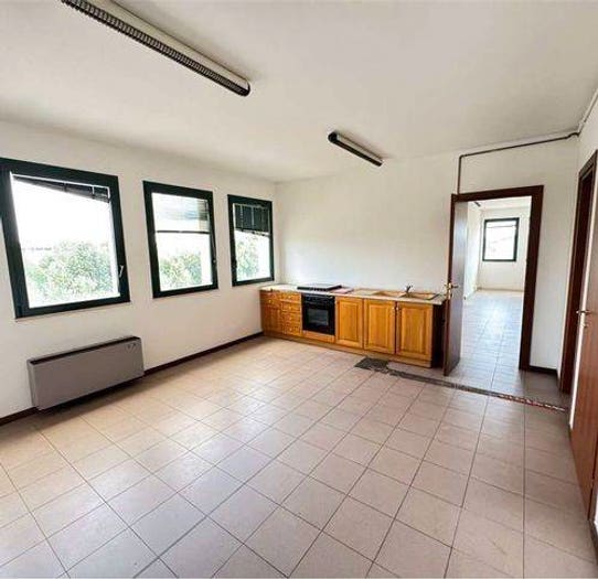 Appartamento trilocale in vendita in Via Achille Grandi, Bassette Porto, Ravenna