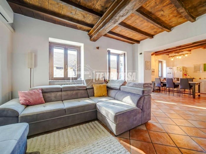 Casa trilocale in vendita in Via Alessandro Manzoni, Mezzomerico