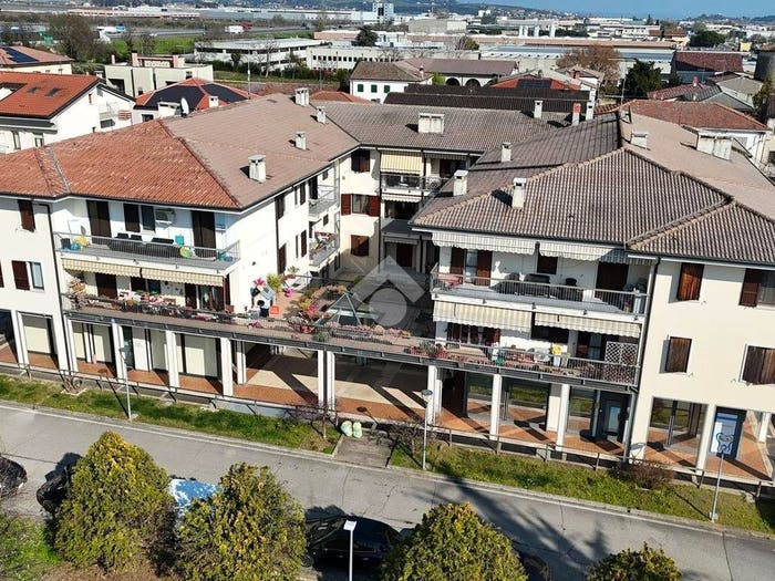 Appartamento quadrilocale in vendita in Via Don Giovanni Battista Tessari, Vago, Lavagno