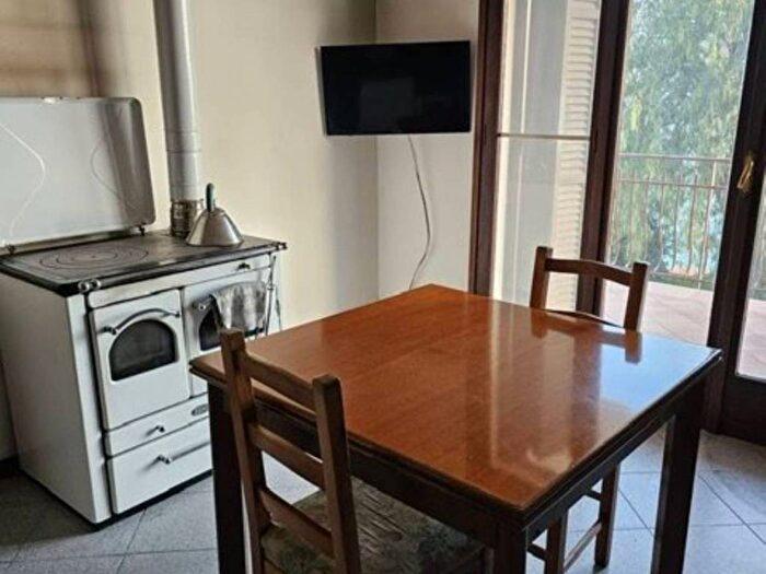 Casa con 6 locali in vendita in Via Pini Pelotta, Ospedaletti