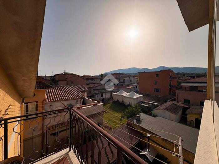 Appartamento trilocale in vendita in Via riccardello annibaldi, Centro, Lariano