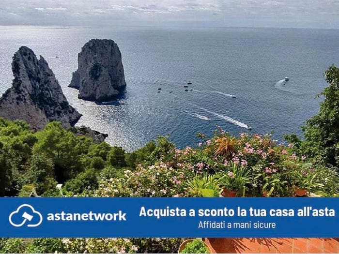 Casa con 6 locali in vendita in Via del Pizzolungo, Capri