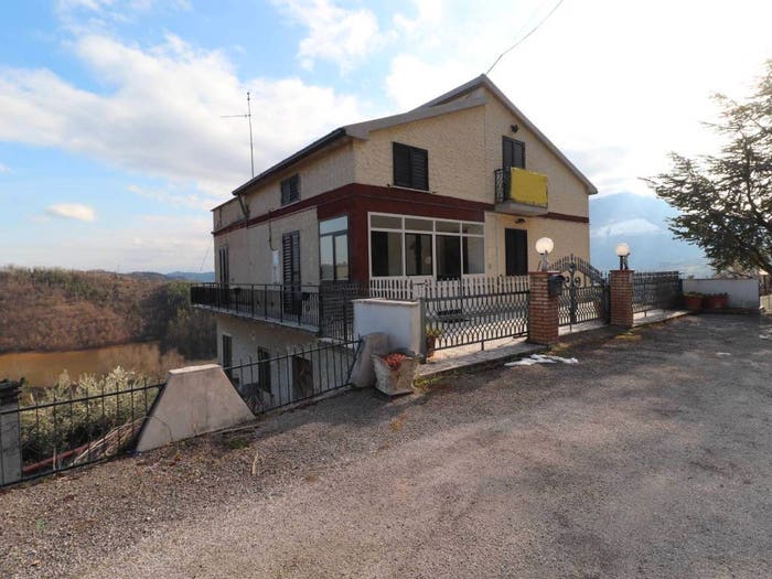 Appartamento con 6 locali in vendita in Strada Provinciale, Centro, Civitella del Tronto