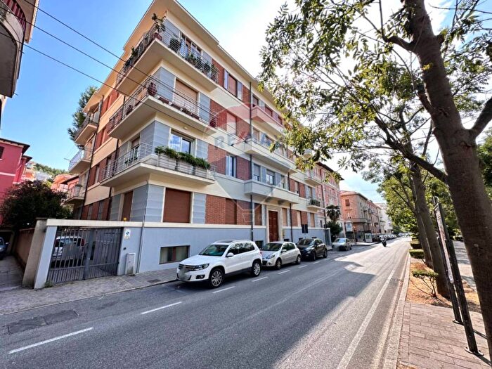 Appartamento trilocale in vendita in Adriatico, Ancona