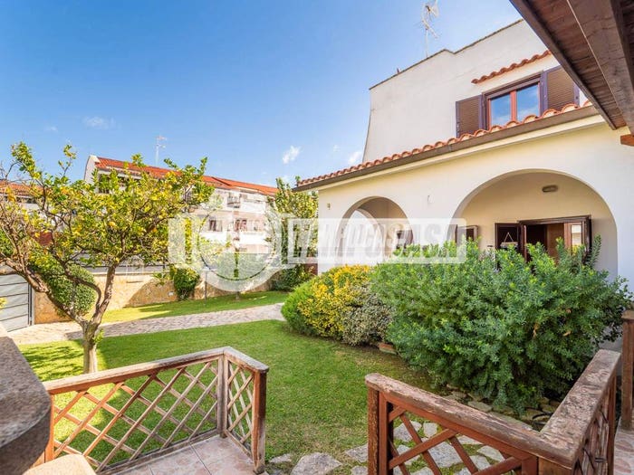 Casa quadrilocale in vendita in Via Cetona, Cerenova, Cerveteri