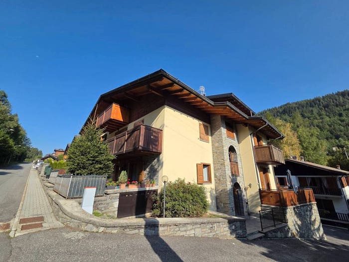 Appartamento trilocale in vendita in Via Europa, Aprica