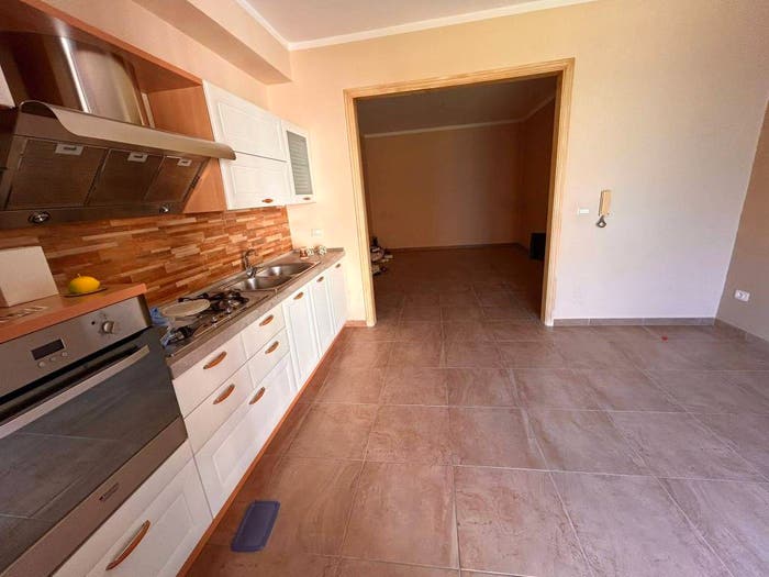 Appartamento con 6 locali in vendita in Via Napoli, Centro, Altavilla Milicia