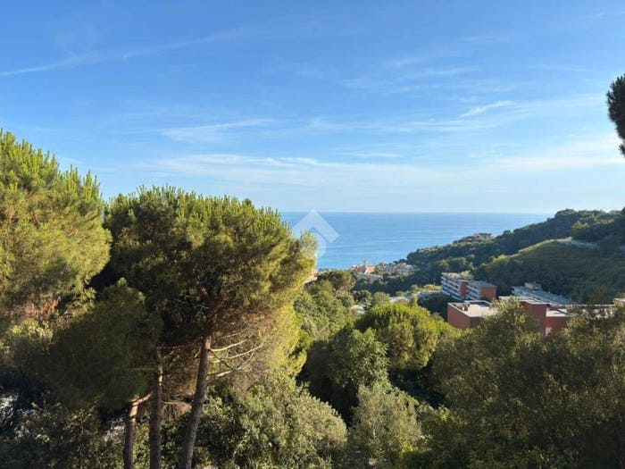 Appartamento quadrilocale in vendita in Via Due Dicembre, Acquasanta San Carlo, Genova