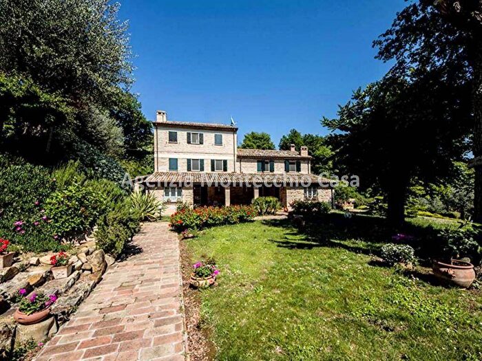 Casa con 6 locali in vendita in Strada Madonna del Monte, Villa Fastiggi, Pesaro
