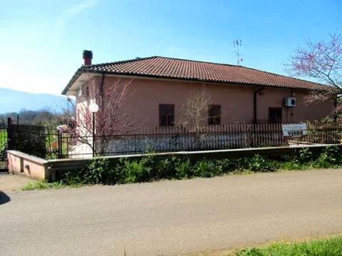 Casa con 6 locali in vendita in Via Ferrara No Number, Pofi