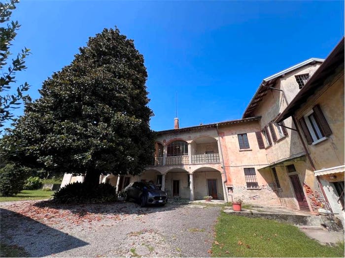 Casa con 6 locali in vendita in via Marcobi, Travedona Monate, TravedonaMonate