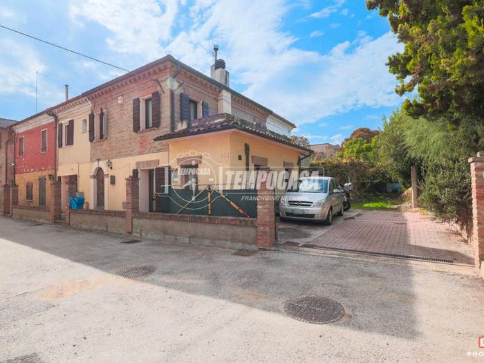 Casa con 6 locali in vendita in Via Emilia Romagna, Cattolica