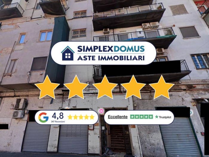 Appartamento con 5 locali in vendita in Piazza Mercato, Mercato, Napoli