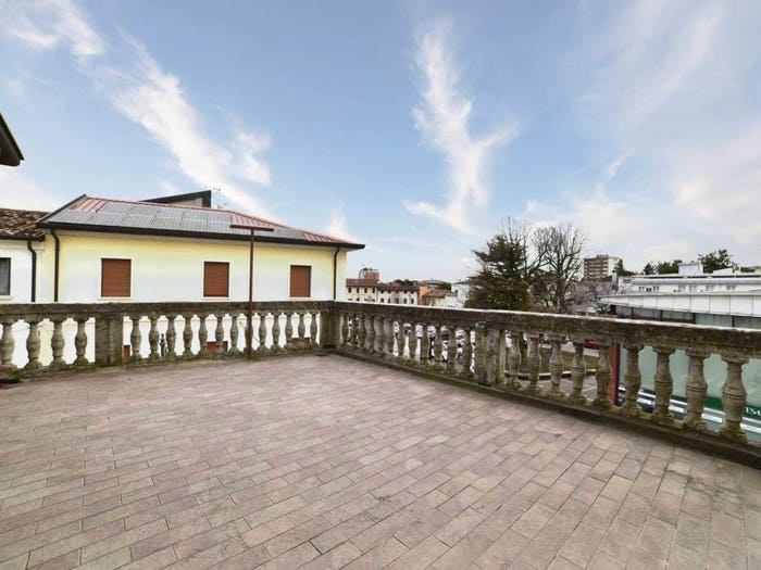 Appartamento con 5 locali in vendita in Via Carlo Goldoni, Centro, Latisana