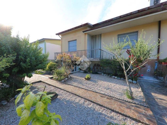 Casa quadrilocale in vendita in Via Francesca, Rivalta, Rodigo