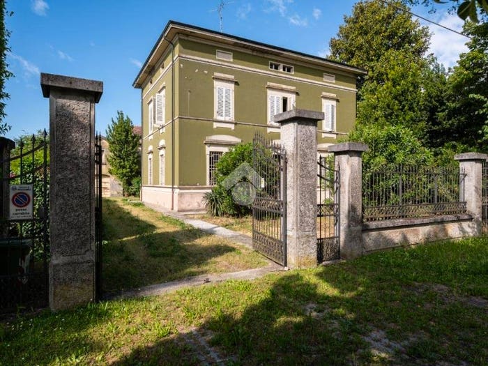 Casa quadrilocale in vendita in VIALE SAN LORENZO, Centro, Pegognaga