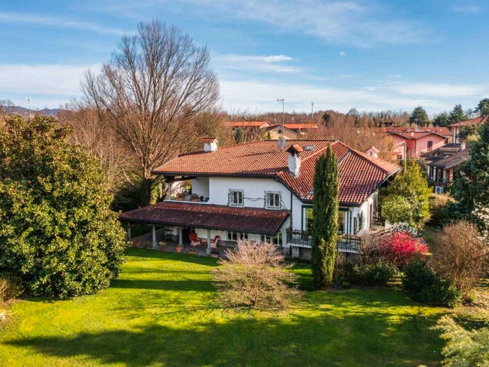 Casa con 6 locali in vendita in Via Eupilio, Centro, Bosisio Parini