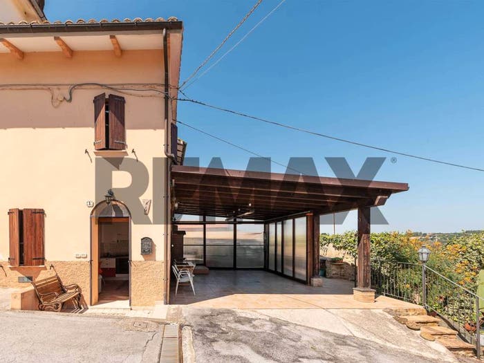 Casa trilocale in vendita in via alvareto, Cupramontana