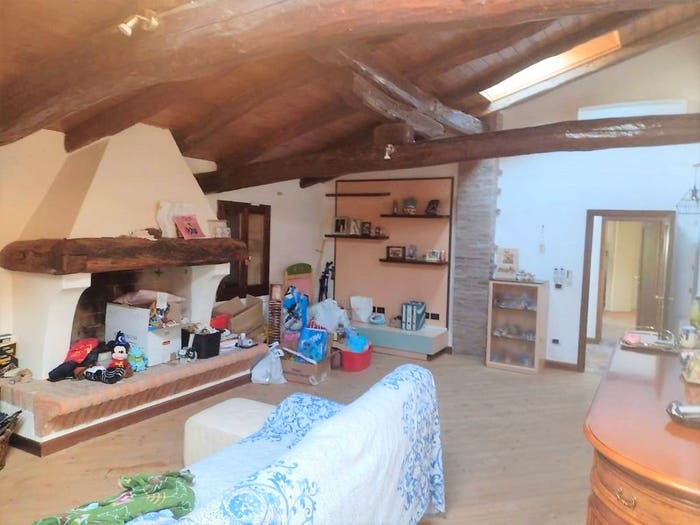 Casa con 6 locali in affitto in Via Montechiaro, Sasso Marconi