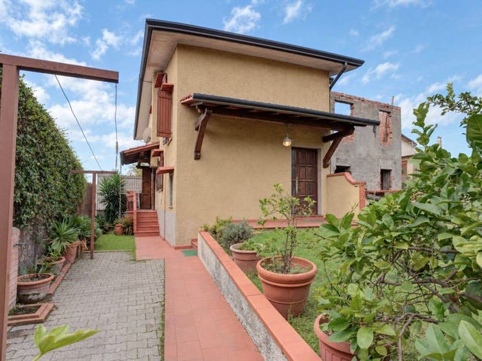 Casa con 6 locali in vendita in Via degli Olmi, Vaiana, Forte dei Marmi