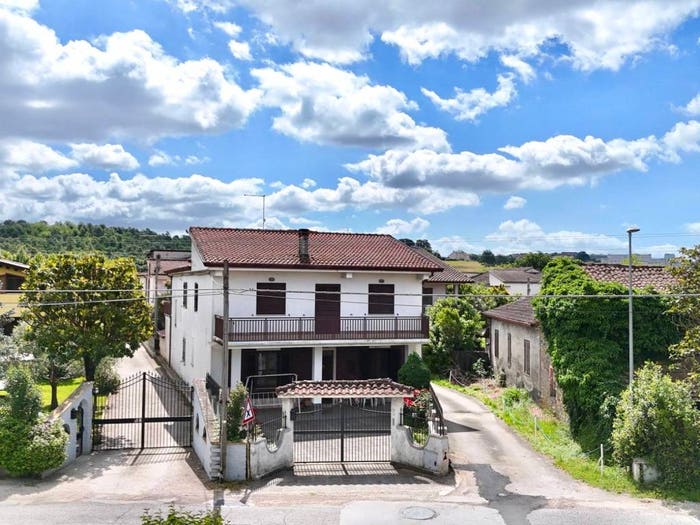 Appartamento quadrilocale in vendita in Via Sodine, Cerreto, Frosinone
