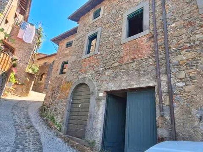 Casa con 5 locali in vendita in Urb Piegaio Pescaglia, Pescaglia