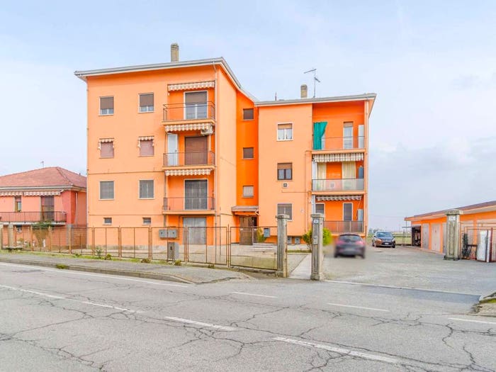 Appartamento quadrilocale in vendita in Via Bianzè, Centro, Livorno Ferraris