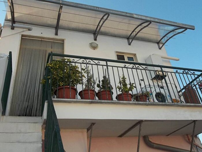 Appartamento trilocale in vendita in Corso Vittorio Emanuele III, Centro, Camposano