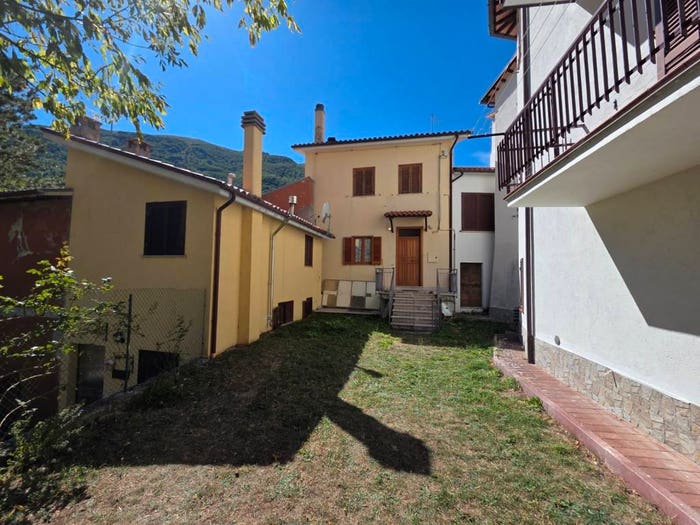 Appartamento trilocale in vendita in Via Principe Umberto, Norcia