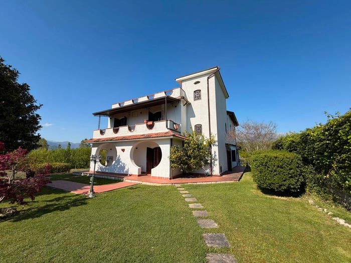 Casa con 6 locali in vendita in Via Appia Nuova, Cassino