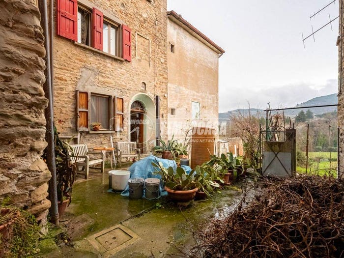 Casa con 6 locali in vendita in Via Giuseppe Maria Emiliani, Fognano, Brisighella