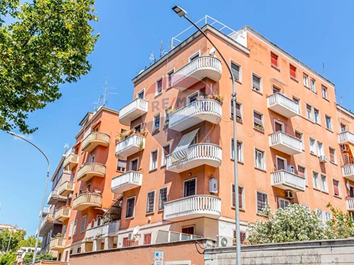 Appartamento trilocale in vendita in Circonvallazione Gianicolense, Monteverde Nuovo, Roma