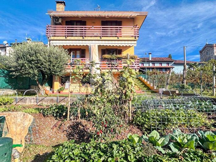 Casa quadrilocale in vendita in Via Fagagna, Centro, Fagagna