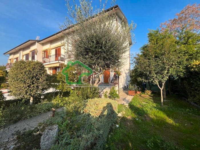 Casa quadrilocale in vendita in Via Francesco Scotti, San Martino in Strada