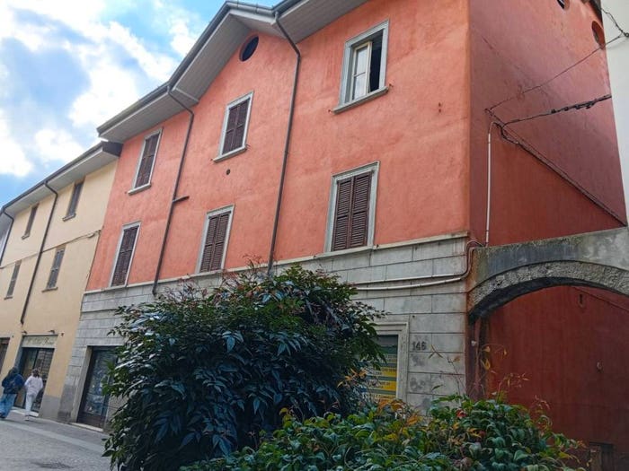 Casa con 6 locali in vendita in Via Giuseppe Mazzini, Centro, Albino