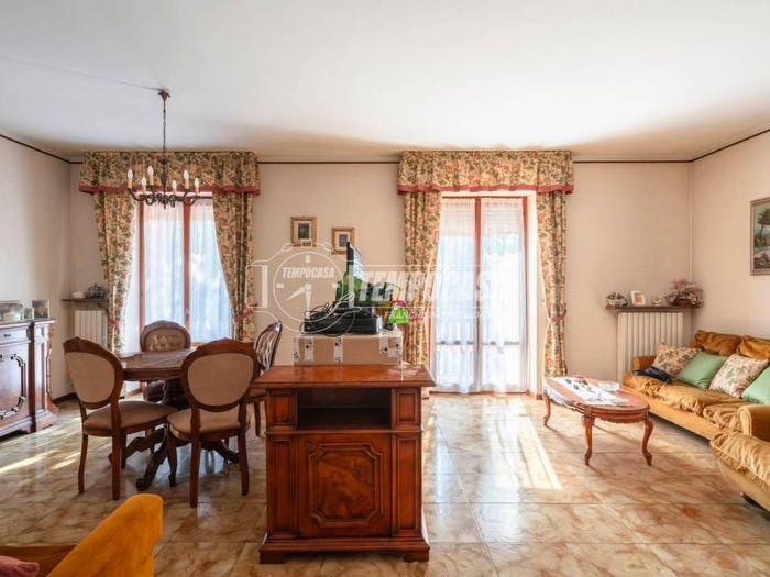 Appartamento trilocale in vendita in Via Medaglie D'Oro, Centro, Macerata