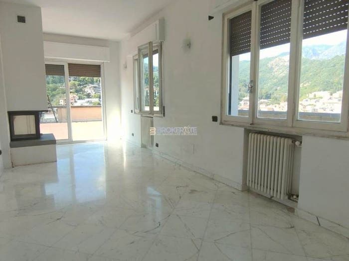 Casa con 6 locali in vendita in Via Roma, Centro, Carrara