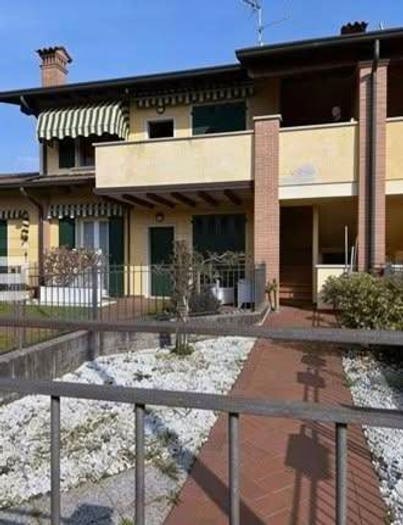 Appartamento trilocale in vendita in Via Luigi Foresti Castrezzato BS Italia, Castrezzato