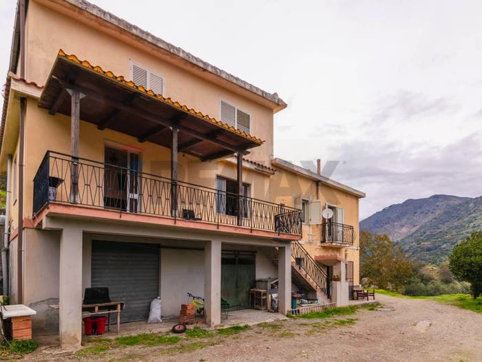 Casa quadrilocale in vendita in Contrada Sant'Antonio, Fiumedinisi