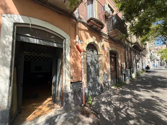 Appartamento trilocale in vendita in Via Plebiscito, Ferrarotto Acquedotto Greco, Catania