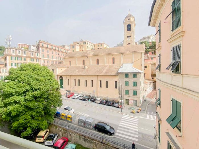 Appartamento quadrilocale in vendita in Salita Antonio Giusti, Carmine, Genova
