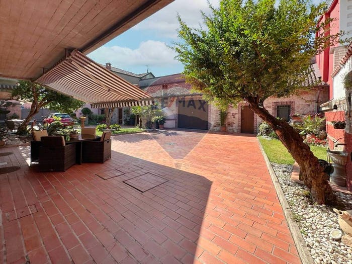 Casa quadrilocale in vendita in Via Ariberto, Centro, Arzago d'Adda
