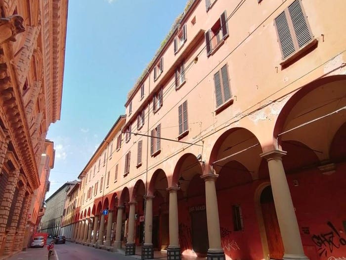 Appartamento trilocale in vendita in Via San Vitale, Centro Storico, Bologna