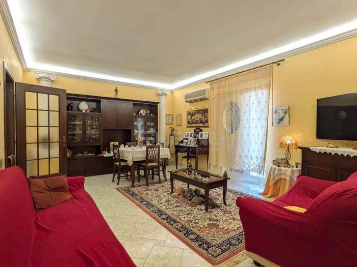 Appartamento con 5 locali in vendita in CORSO VITTORIO EMANUELE, Floridia