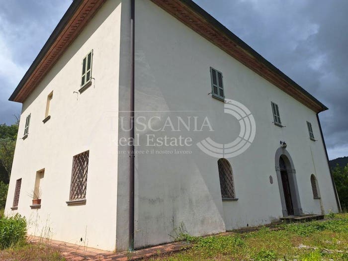 Casa con 6 locali in vendita in Parlesca, Perugia