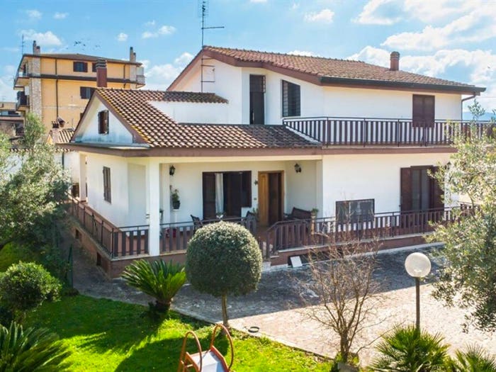 Casa con 6 locali in vendita in Via Pula, Rocca Cencia, Roma
