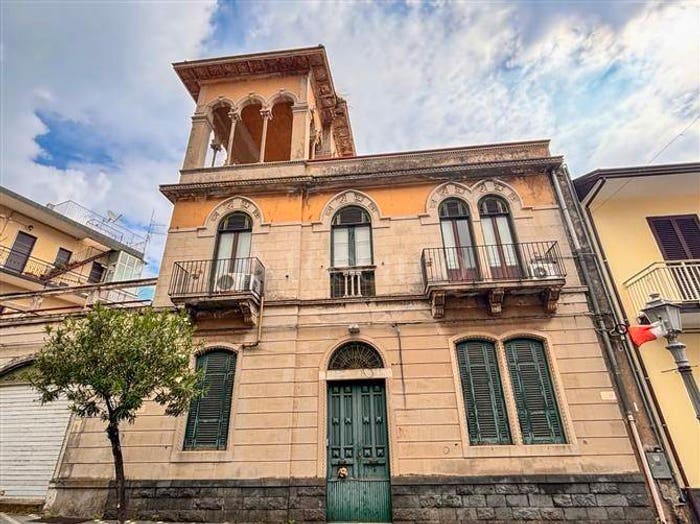 Casa con 6 locali in vendita in Via Roma, Centro, Zafferana Etnea